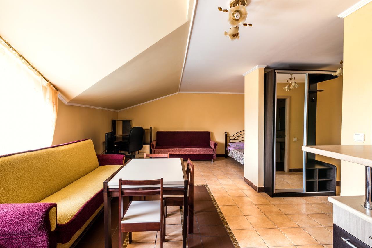 Inter Hotel Тернополь Экстерьер фото
